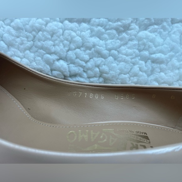 Salvatore Ferragamo -Carla Patent Bow Pumps-beige - Picture 4 of 9